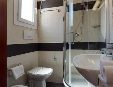 Double Room with Balcony and Partial Sea View