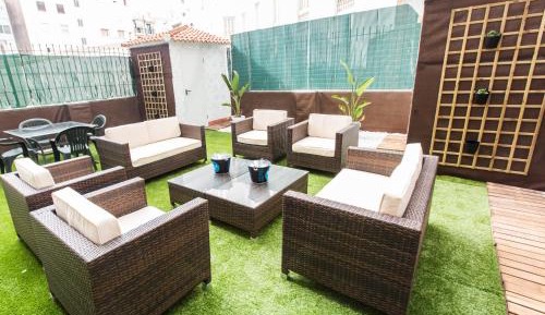 Five-Bedroom Apartment with Terrace