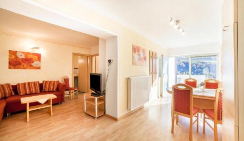 Superior One-Bedroom Apartment with Balcony