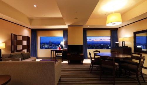 2 Single Beds Presidential Suite City View