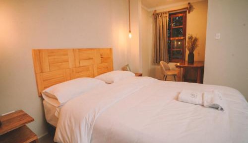 Deluxe Queen Room