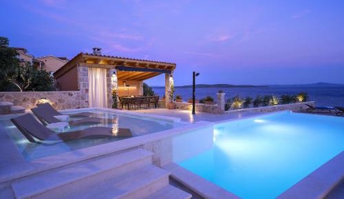 Three Bedroom Villa with Private Pool