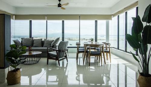 Studio Apartment with Sea View