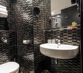 Double or Twin room with corner bathtub and terrace 