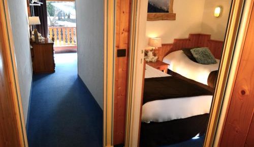 Family Room with Mountain View