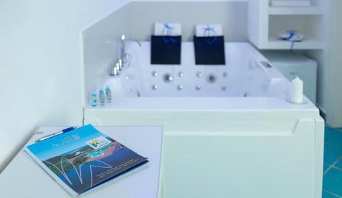 Suite with Hot Tub
