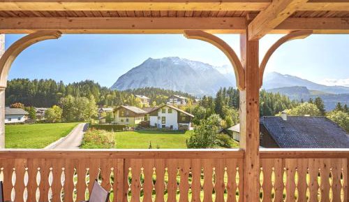 Apartment with Mountain View