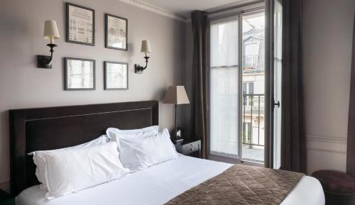 Deluxe Suite with Balcony