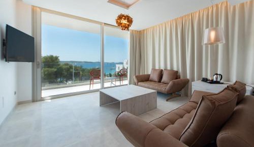 Junior Suite with Garden View