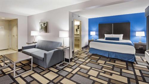 King Suite with Sofa Bed - Non-Smoking