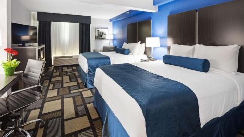 Queen Room with Two Queen Beds - Non-Smoking