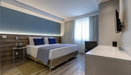 Deluxe Queen Room