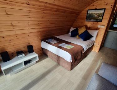 One-Bedroom Pod