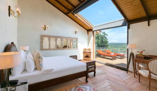 Presidential Suite with Infinity Pool - 10% off on F&SB, 10% off on SPA (Book and enjoy a bucket of Pint Beer)