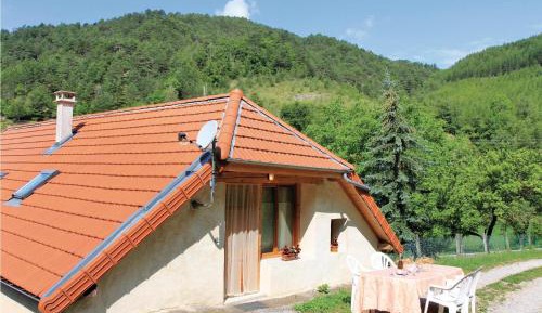 Two-Bedroom Holiday Home