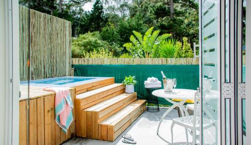 Deluxe Private Room with Outdoor Hot Tub