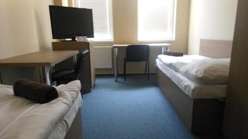 Twin Room with Shared Bathroom