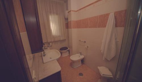 Single Room with Shared Bathroom