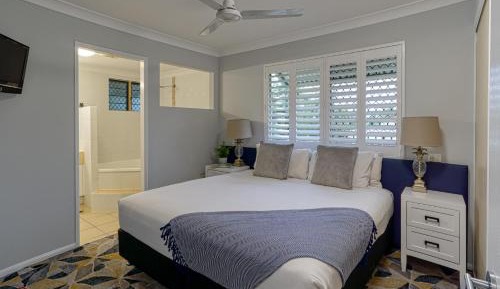 Two-Bedroom Apartment with Two Queen Beds