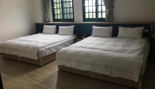 Quadruple Room with Private Bathroom