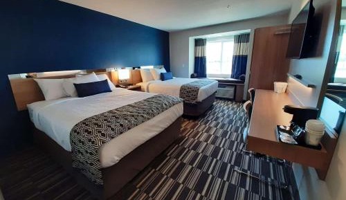 Queen Room with Two Queen Beds - Mobility Accessible - Tub with Grab Bars - East View - Non-Smoking