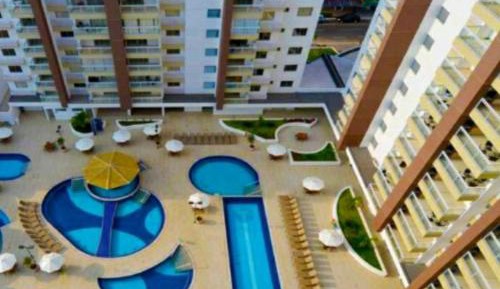 Apartment with Pool View 