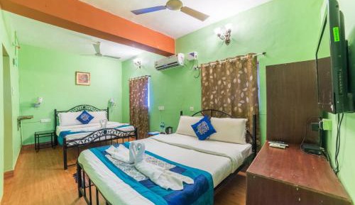 Deluxe Double Room (2 Adults + 1 Child)