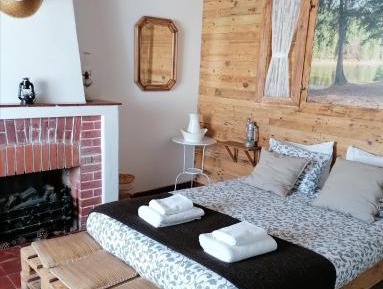 Double Room with Street View and Fireplace