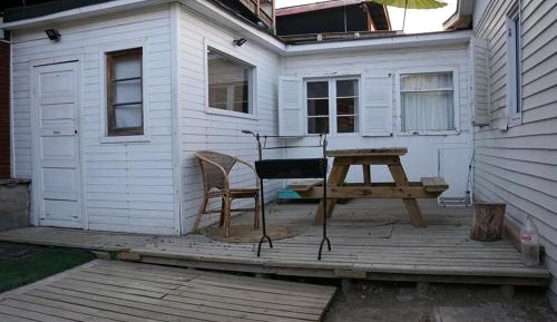 One-Bedroom House