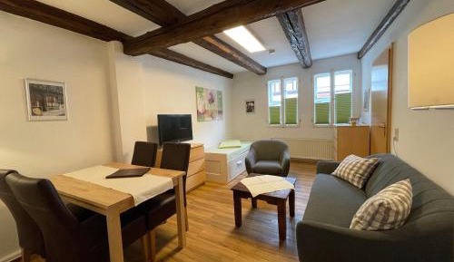One-Bedroom Apartment with Terrace in the yard - 7