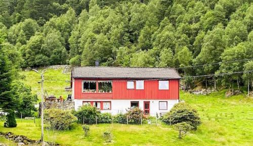 Five-Bedroom Holiday Home