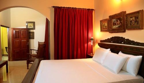 Deluxe Family Room  with Free Airport Pickup or Drop