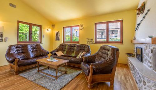 Three-Bedroom Holiday Home 