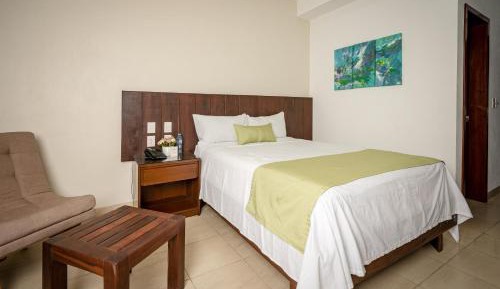 Standard Queen Room
