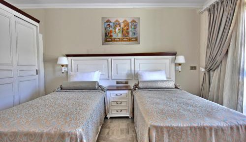 Deluxe Room with French Balcony