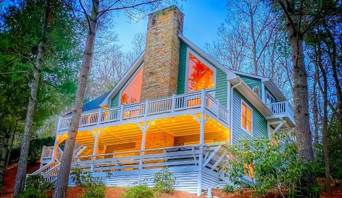 Five Bedroom Holiday Home