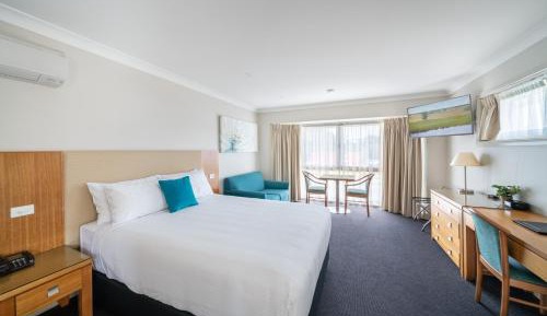 Deluxe Queen Room