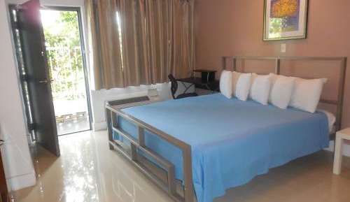 King Room (2 Adults)