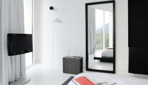 Corner Queen Room