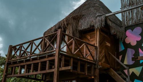 Bungalow with Lake View Upper Floor - King size bed and AC