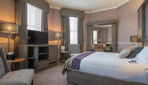 Premium King Room