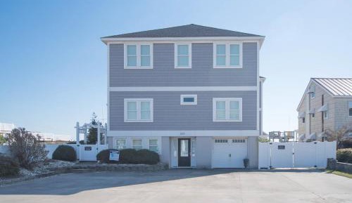 Five Bedroom Holiday Home