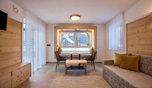Superior One-Bedroom Apartment with Balcony