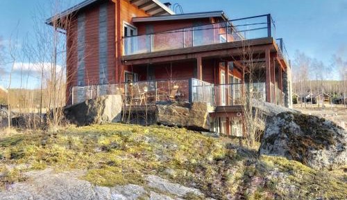 Villa with Lake View