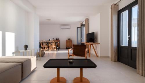 Residence with Private Pool & Sea View