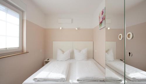Micro Twin Room
