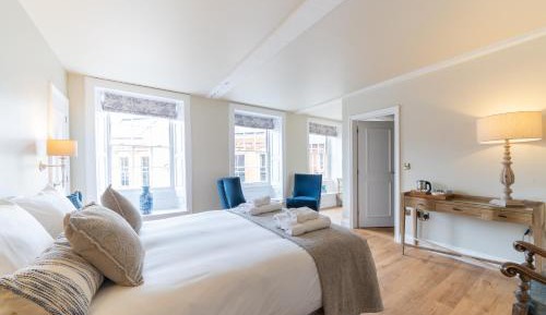 Deluxe King Room