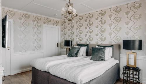 Superior Double or Twin Room with Lake View