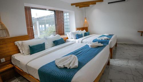 Family Suite with Pool View - Free Town Pickup 