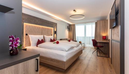 Deluxe Double Room with Balcony
